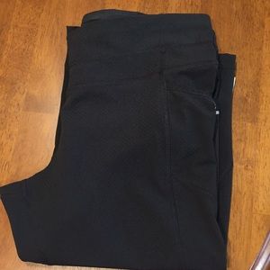 Athleta cropped workout pants